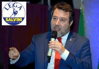 Lega, Salvini titolare del logo: lo 'spadone' di Alberto da Giussano è suo