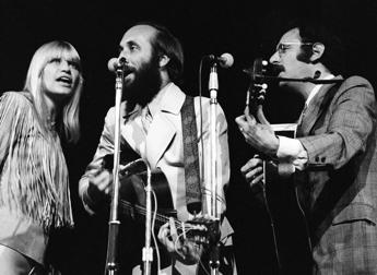 Morto Peter Yarrow, leader del trio folk 'Peter Paul and Mary' aveva 86 anni