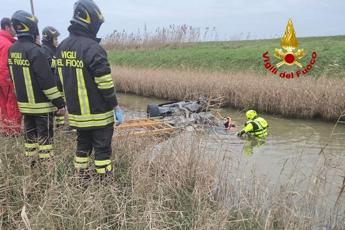 Precipita per 10 metri con l'auto, morto 38enne a Livorno